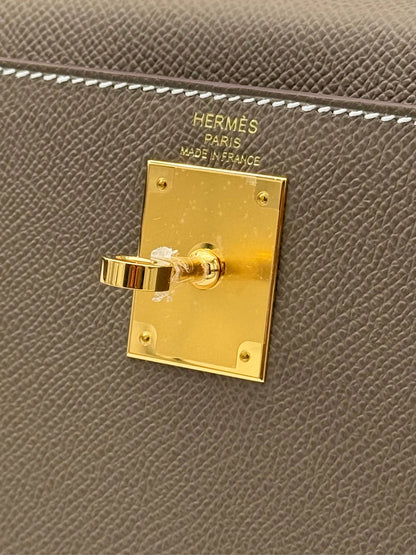 Hermès Kelly 28 — Etoupe Epsom Leather, Gold Hardware (2025)